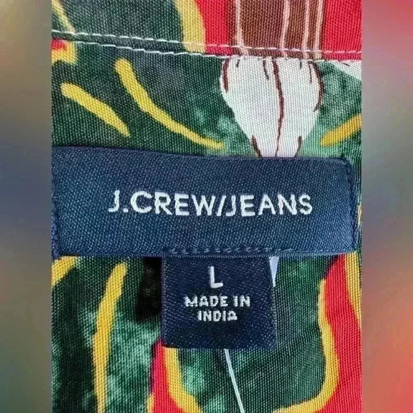 J Crew Camp Collar Hawaiian Aloha Shirt Mens Large Coconut Buttons 100% Viscose - Picture 2 of 10